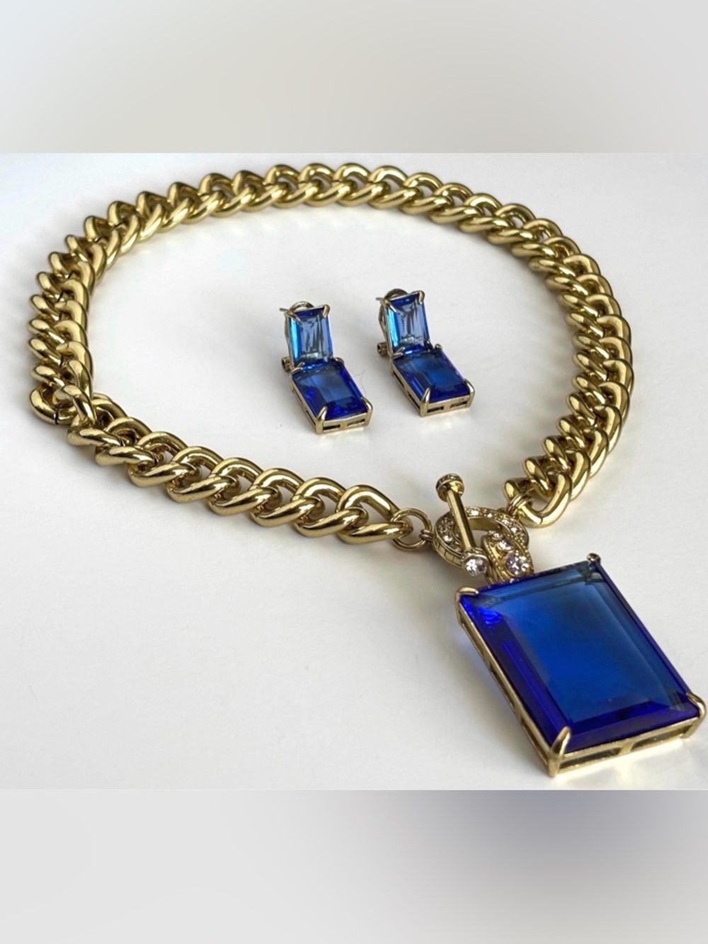 Heidi Daus Statement Necklace & Earrings Blue Crystal Pendant Chunky Gold Chain